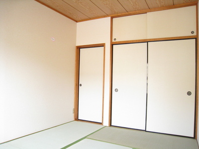 Living and room. It is plenty of storage in the Japanese-style room I ☆