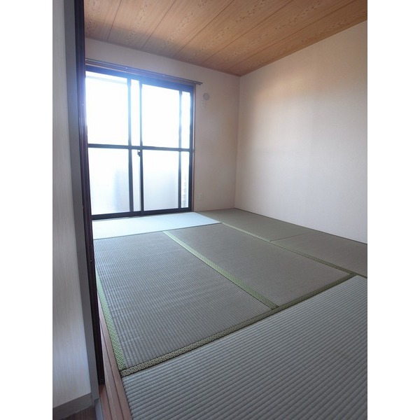 Living and room. Japanese-style room 6 quires