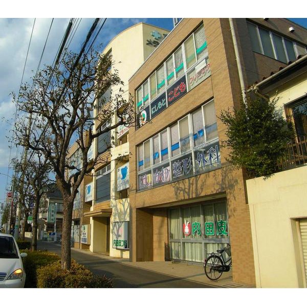 Hospital. Medical 276m to Plaza (the hospital)