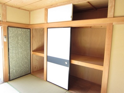 Receipt. Plenty of closet half between 1