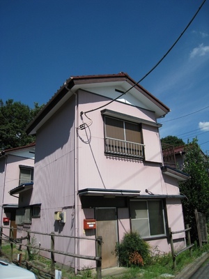 Building appearance. Southeast, Day is good