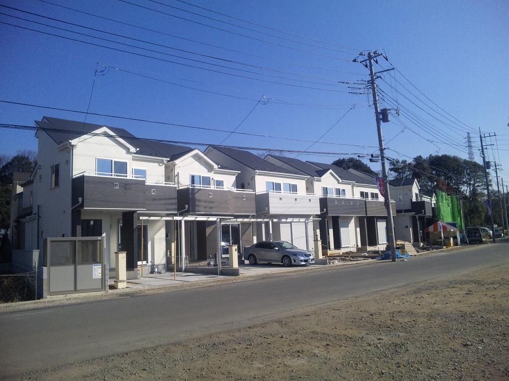 Local appearance photo. Local southwest side of the road