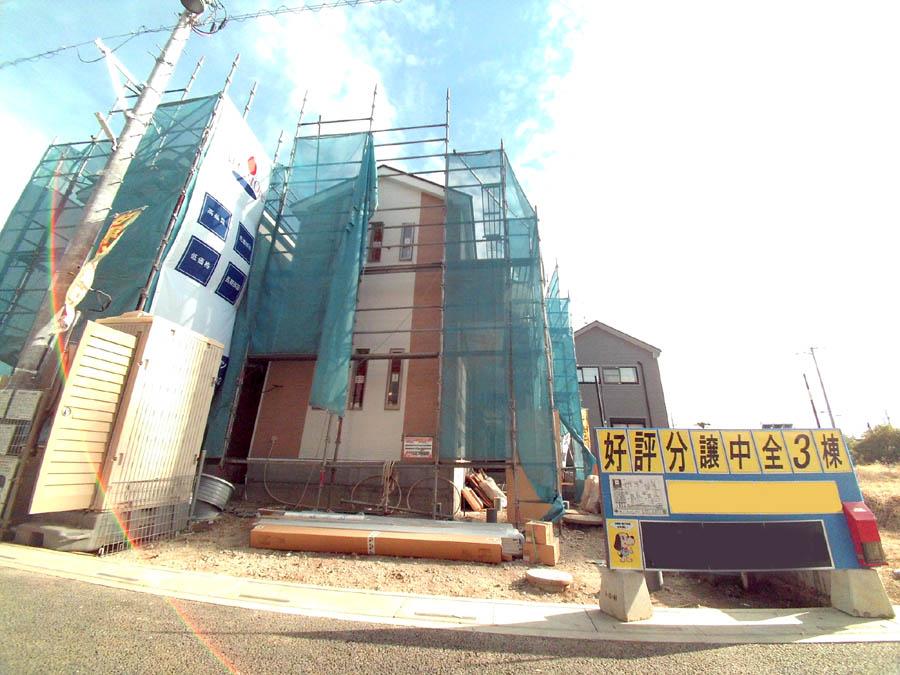 Local photos, including front road. 1 Building We offer the same use the finished model house of this property. Please feel free to contact us.