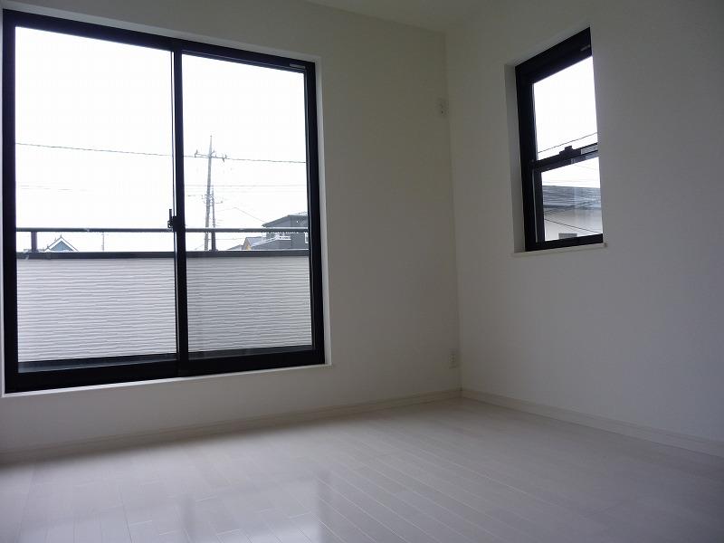 Non-living room. Indoor (11 May 2013) Shooting