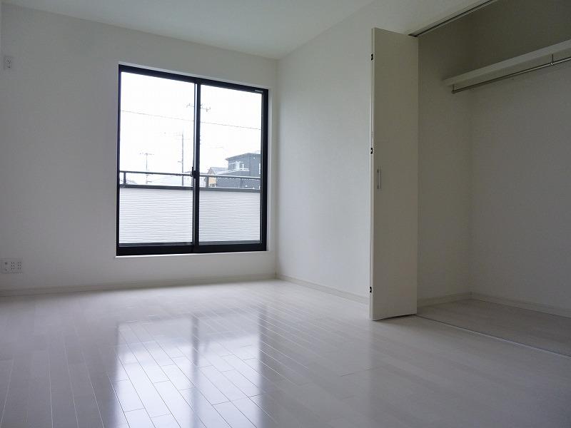 Non-living room. Indoor (11 May 2013) Shooting