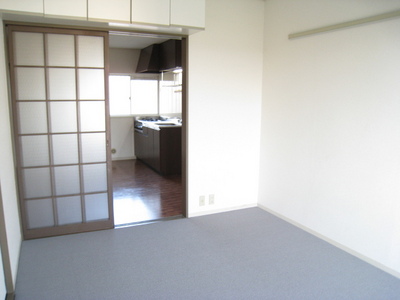 Living and room. The LDK by connecting to the living room! 