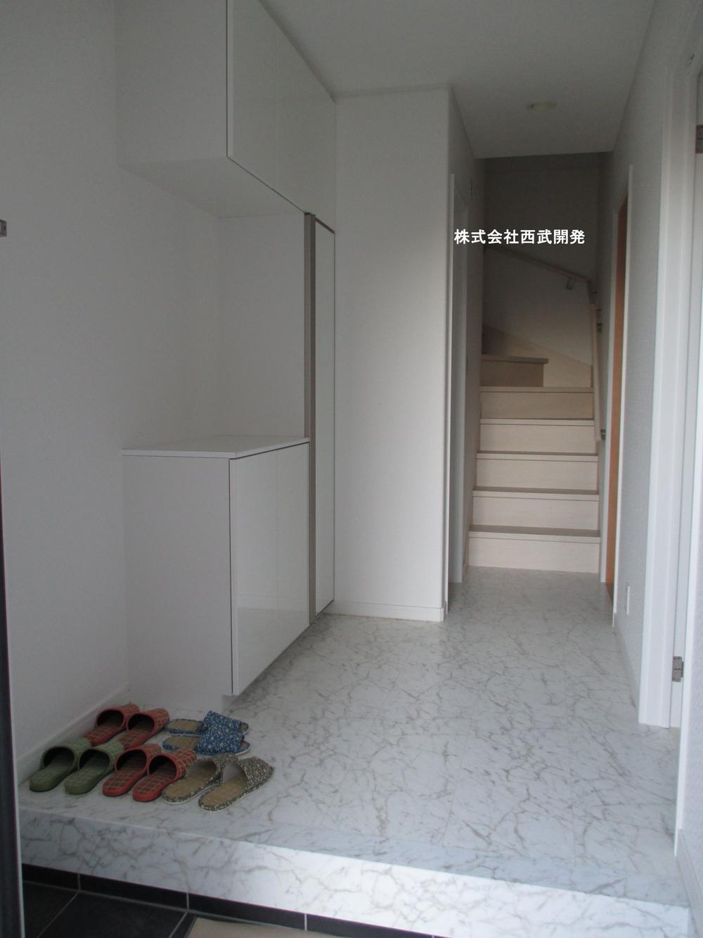 Entrance. Local (11 May 2013) Shooting