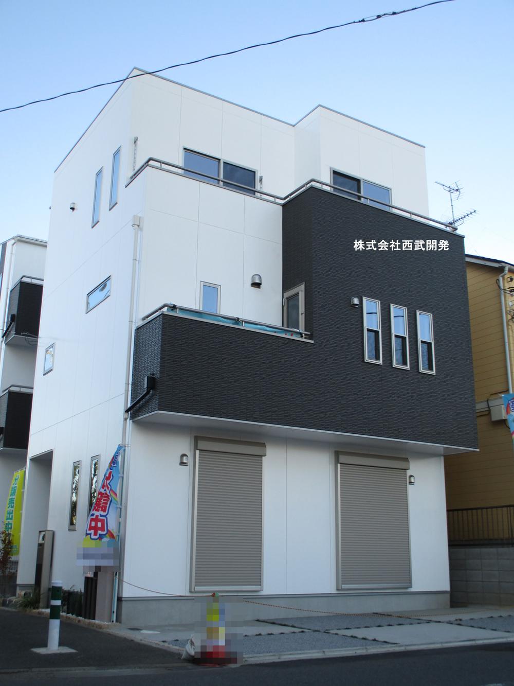 Local appearance photo. Local (11 May 2013) Shooting