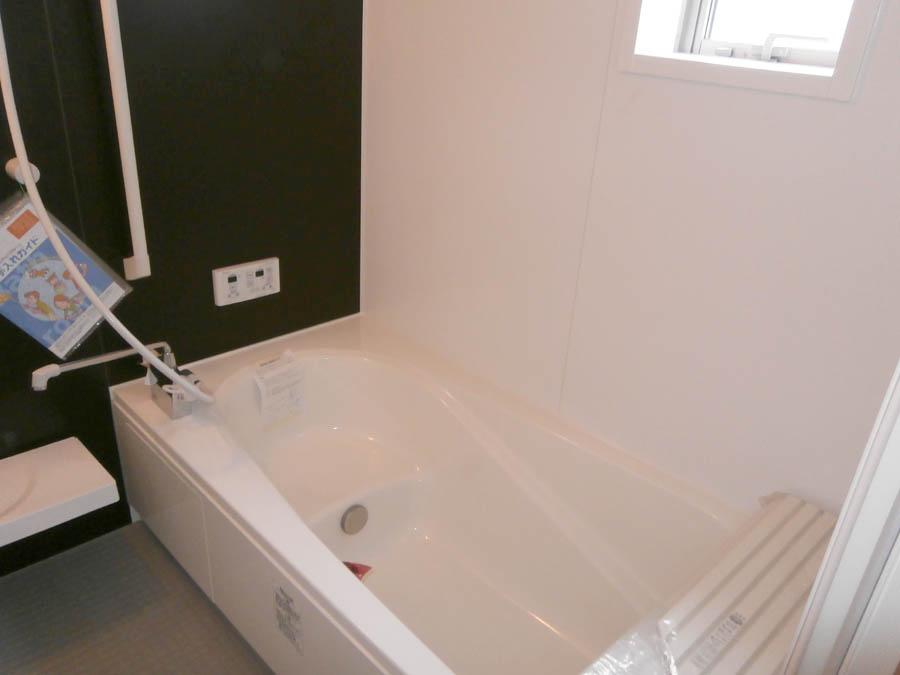 Bathroom. Was building completed. Such as the actual image from per yang, We have to wait all the time so you can see directly. 