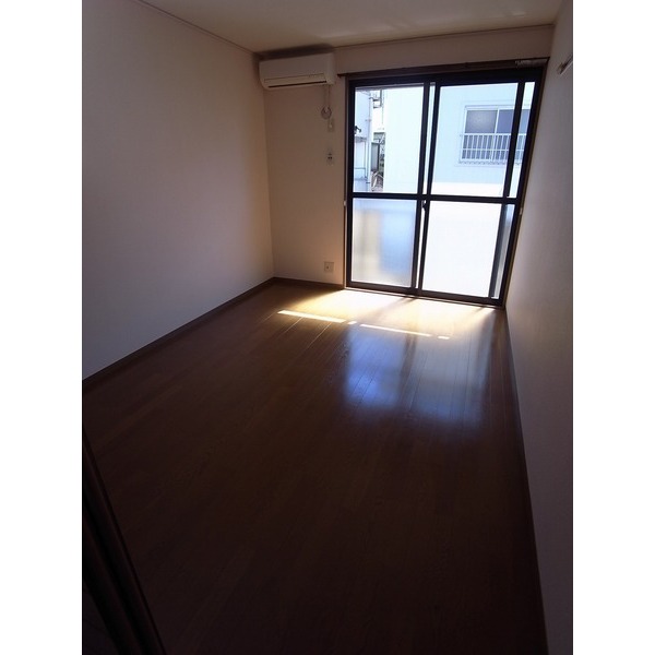 Living and room. South Western-style 6 Pledge