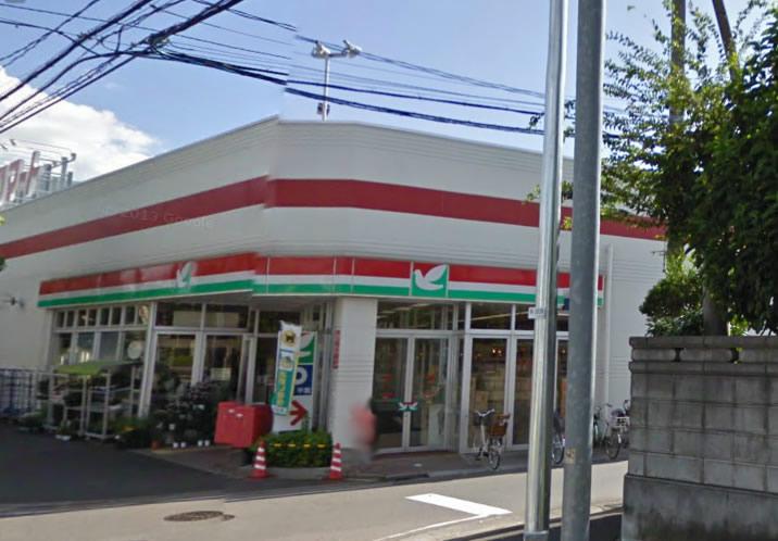 Supermarket. York Mart 566m until the three-chamber store