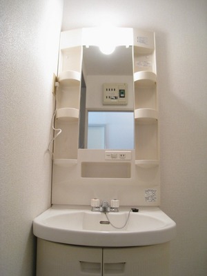 Washroom. Morning of the dressing is here ○