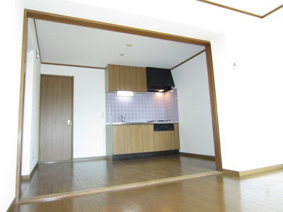 Living and room. Bright Western-style facing the balcony