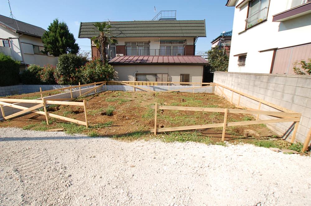 Local photos, including front road. Local (September 2013) Shooting