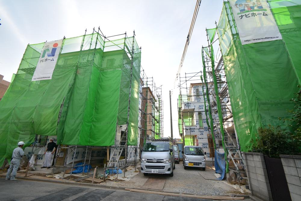 Local photos, including front road. Local (11 May 2013) Shooting