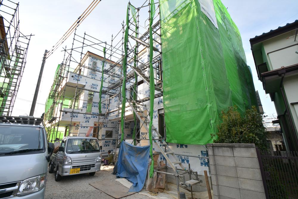 Local appearance photo. Local (11 May 2013) Shooting