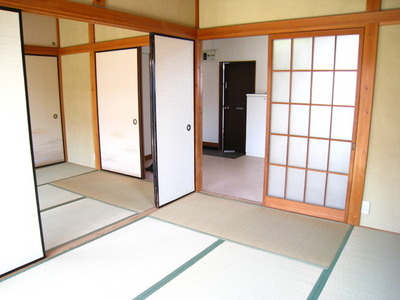 Living and room. The LDK by connecting with the living ☆