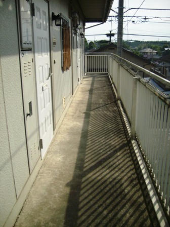 Other common areas. Shared passage