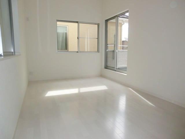 Non-living room. Indoor (10 May 2013) Shooting