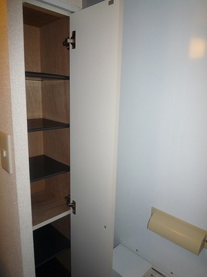 Entrance. It is a shoebox ☆