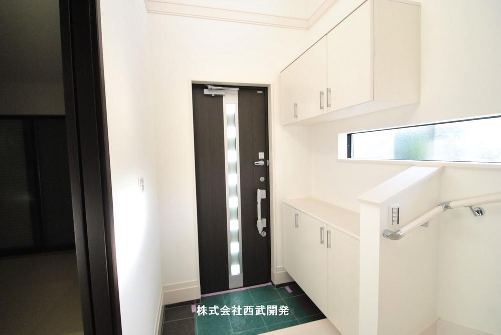 Entrance. Local (September 2013) Shooting