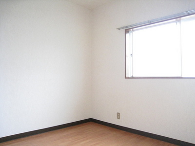 Living and room. 4.5 Pledge of Western-style