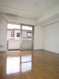 Living and room. 12 Pledge of LDK