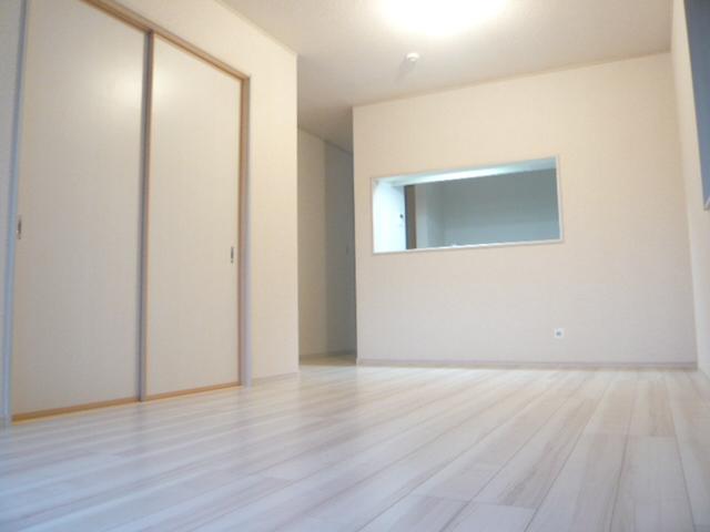 Living. Local (11 May 2013) Shooting