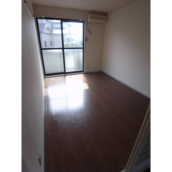 Living and room. Western-style 6 Pledge