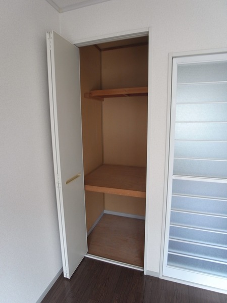 Receipt. Western-style housing