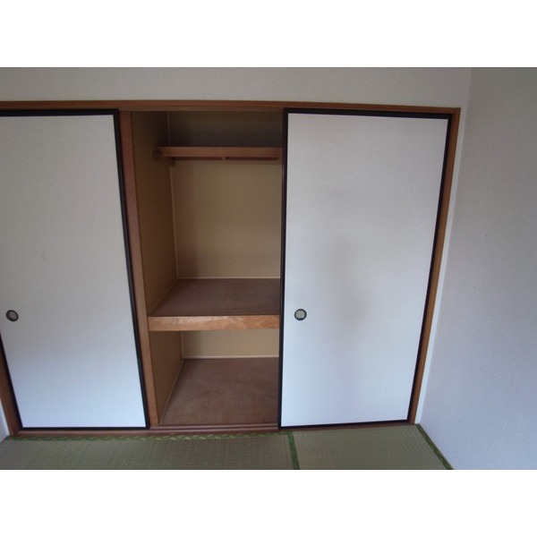 Receipt. Storage of Japanese-style room