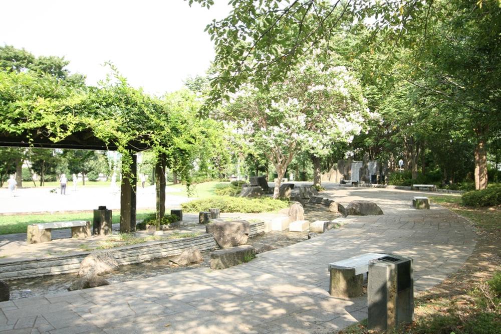 park. 1249m to pine Shibakoen