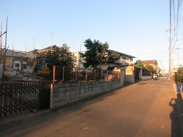 Local photos, including front road. Local (September 2013) Shooting