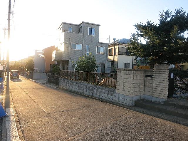 Local photos, including front road. Local (September 2013) Shooting