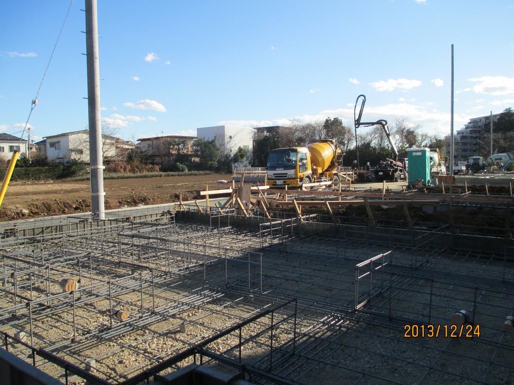 Local photos, including front road. Local (12 May 2013) Shooting