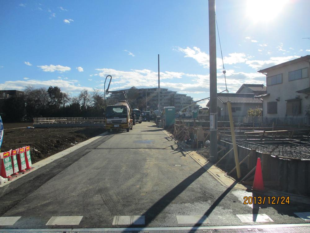 Local photos, including front road. Local (12 May 2013) Shooting