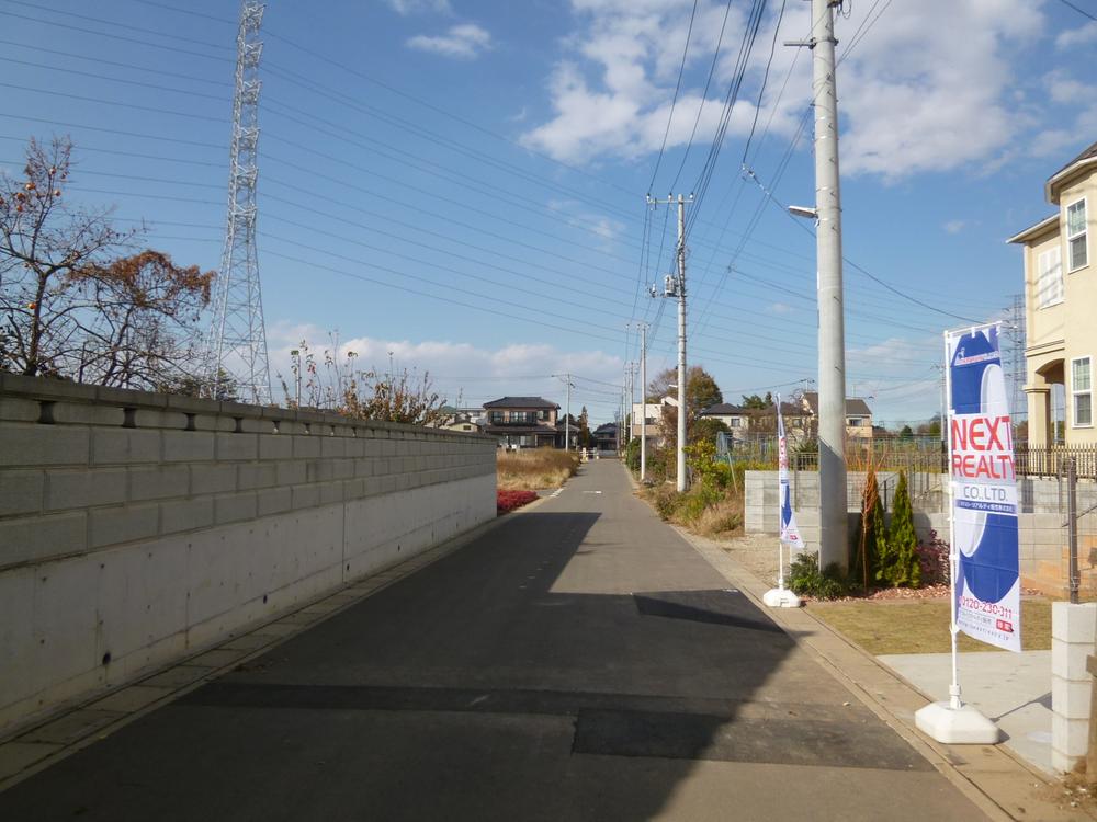 Local photos, including front road. Local (11 May 2013) Shooting