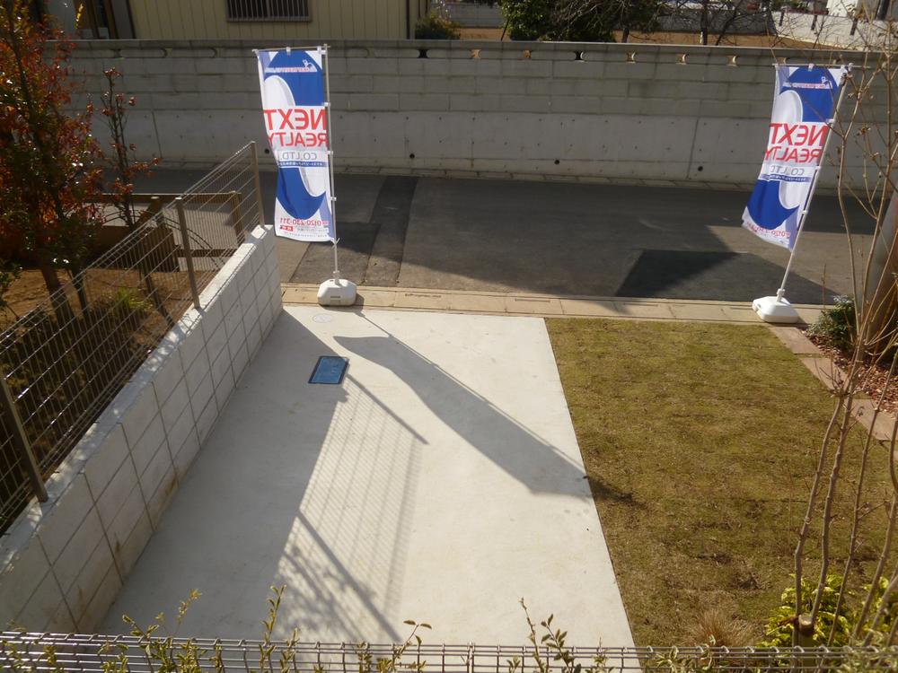 Parking lot. Local (11 May 2013) Shooting