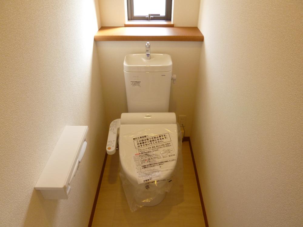 Toilet. Indoor (11 May 2013) Shooting