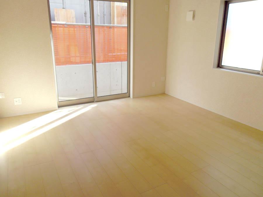 Kitchen. Was building completed. Such as the actual image from per yang, We have to wait all the time so you can see directly.