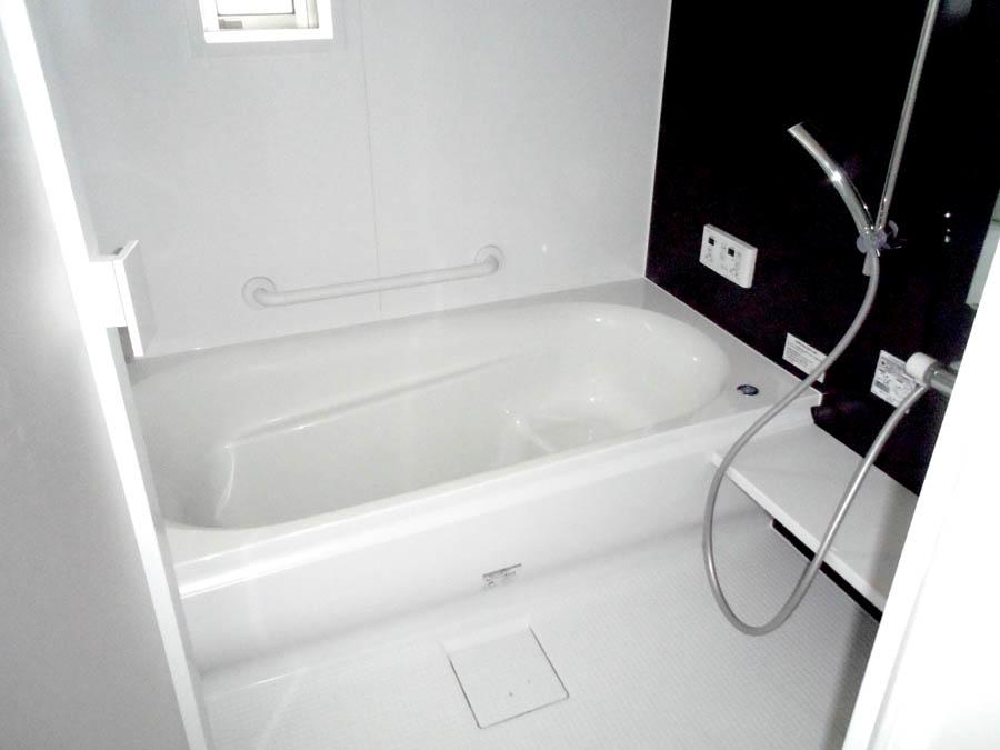 Bathroom. Was building completed. Such as the actual image from per yang, We have to wait all the time so you can see directly.