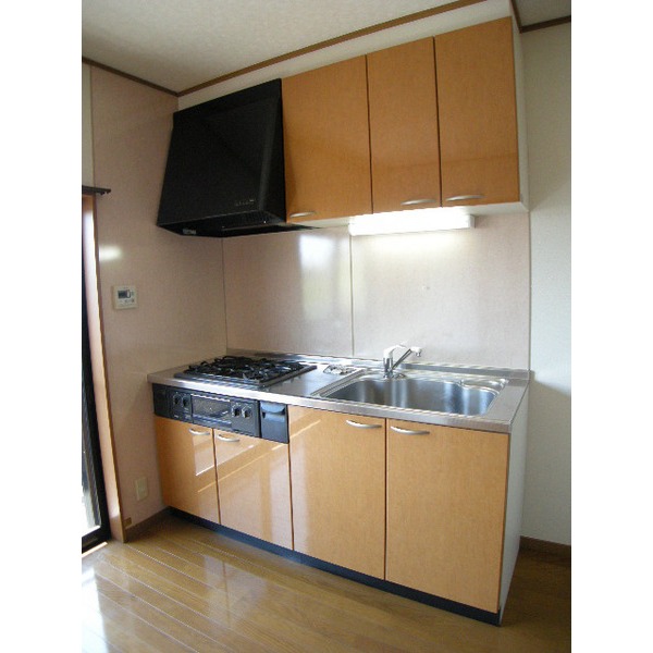 Kitchen. 3-burner stove