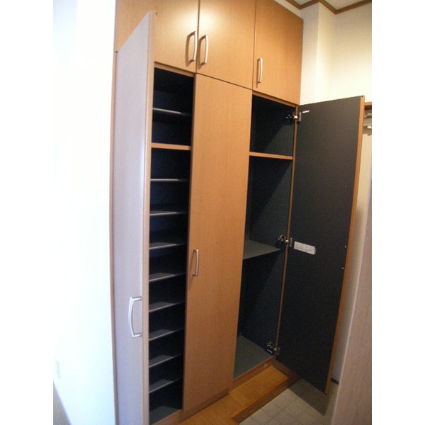 Receipt. Large shoe box