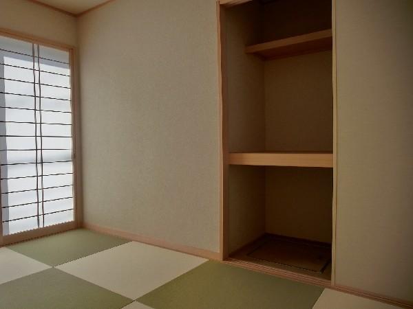 Living. Detached interior introspection Pictures - Living first floor Japanese-style room