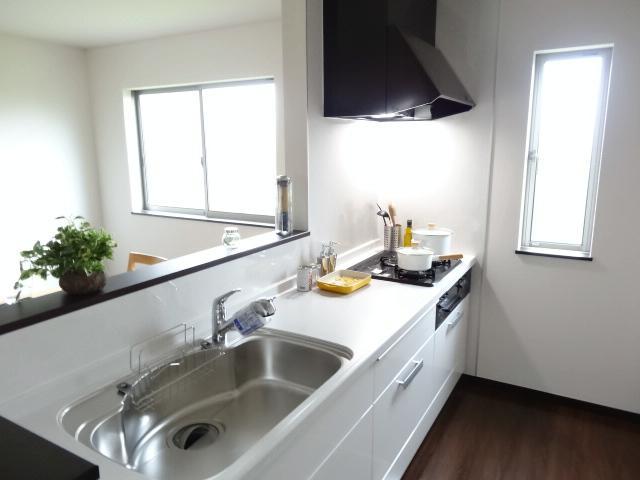 Kitchen. A Building: Indoor (September 2013) Shooting