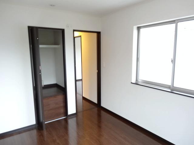 Non-living room. A Building: Indoor (September 2013) Shooting