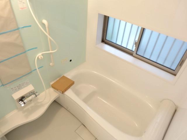 Bathroom. C Building: Indoor (September 2013) Shooting