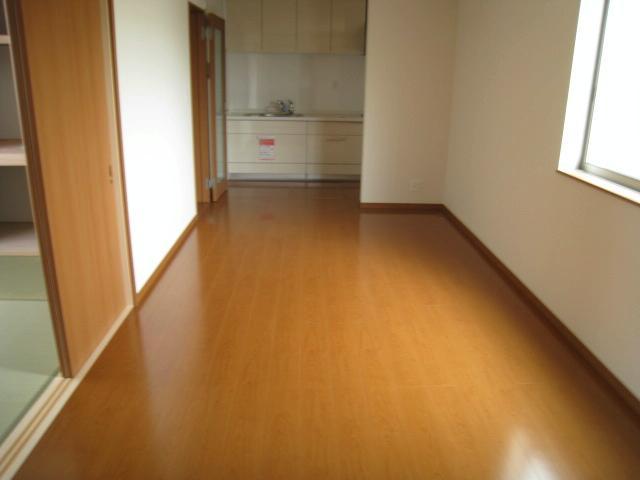 Living. E Building: Indoor (September 2013) Shooting