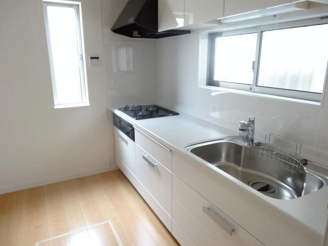 Kitchen. F Building: Indoor (September 2013) Shooting