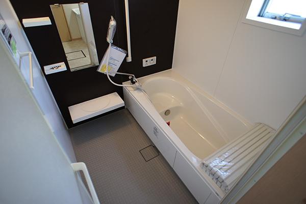 Bathroom. Building 3